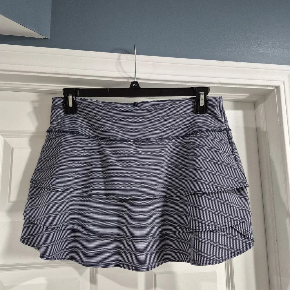 Athleta Skort Womens Large Navy Striped Tiered Ruffle Tennis Pickleball Golf